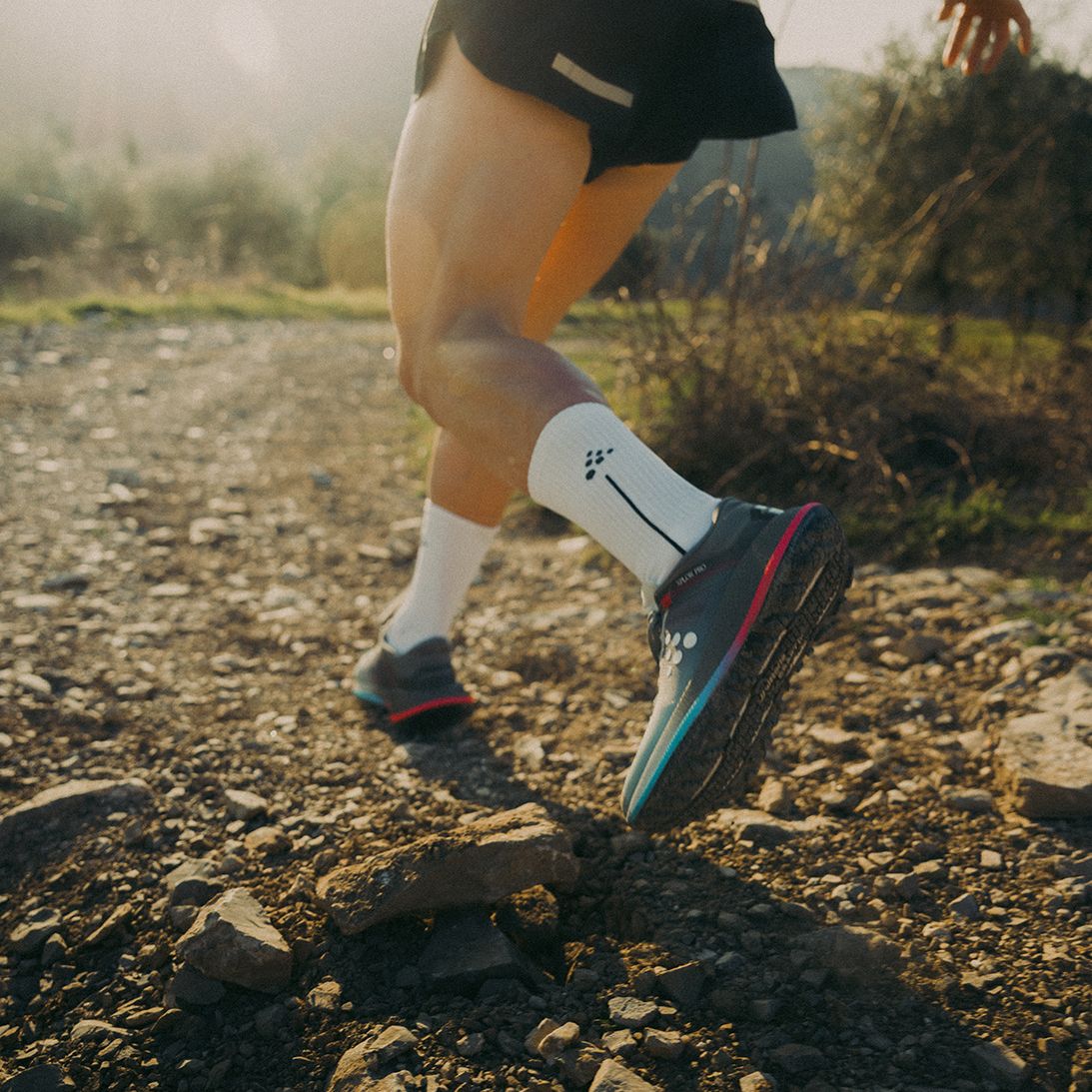 Person som løper på grussti