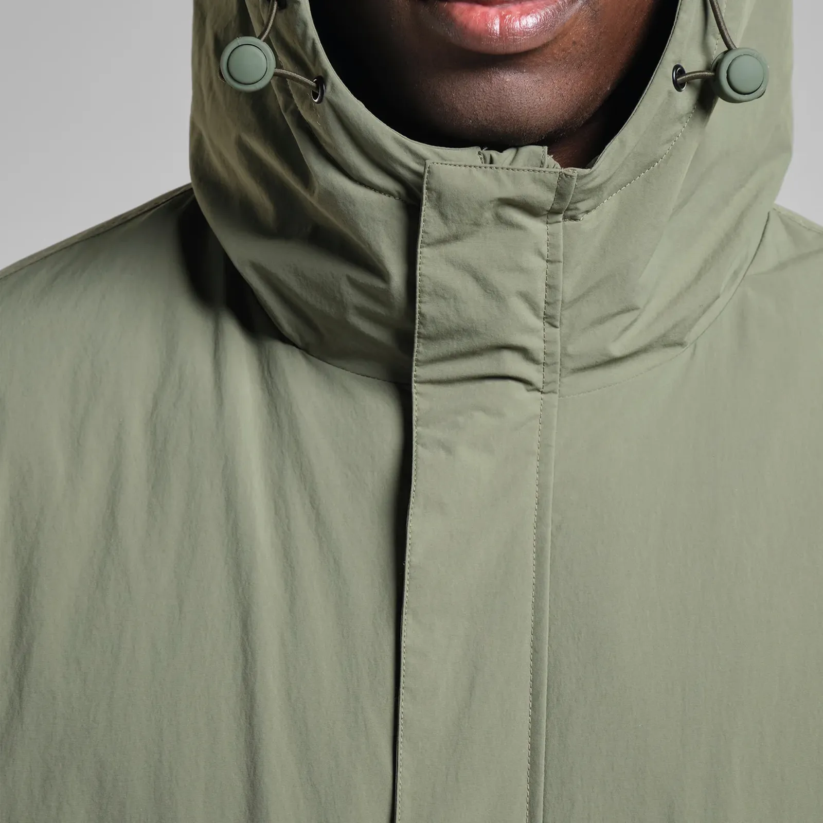 parka luvos green recycled nylon close up