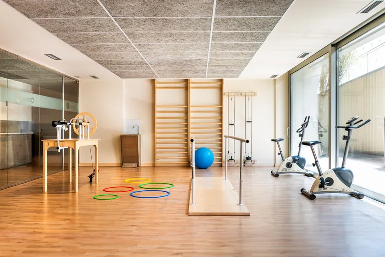 Gimnasio y sala de rehabilitación para mayores