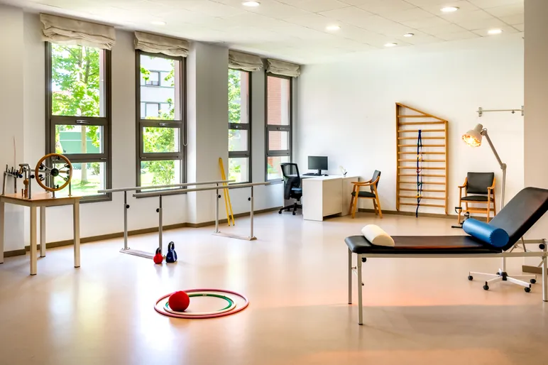 Gimnasio y sala de rehabilitación para mayores