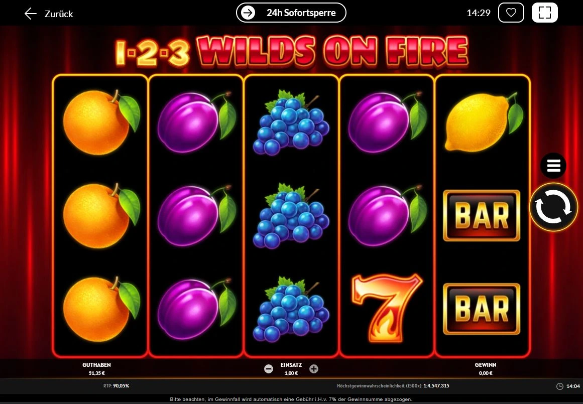 Screenshot des 1-2-3 Wilds on Fire Slots mit Früchten und brennender 7