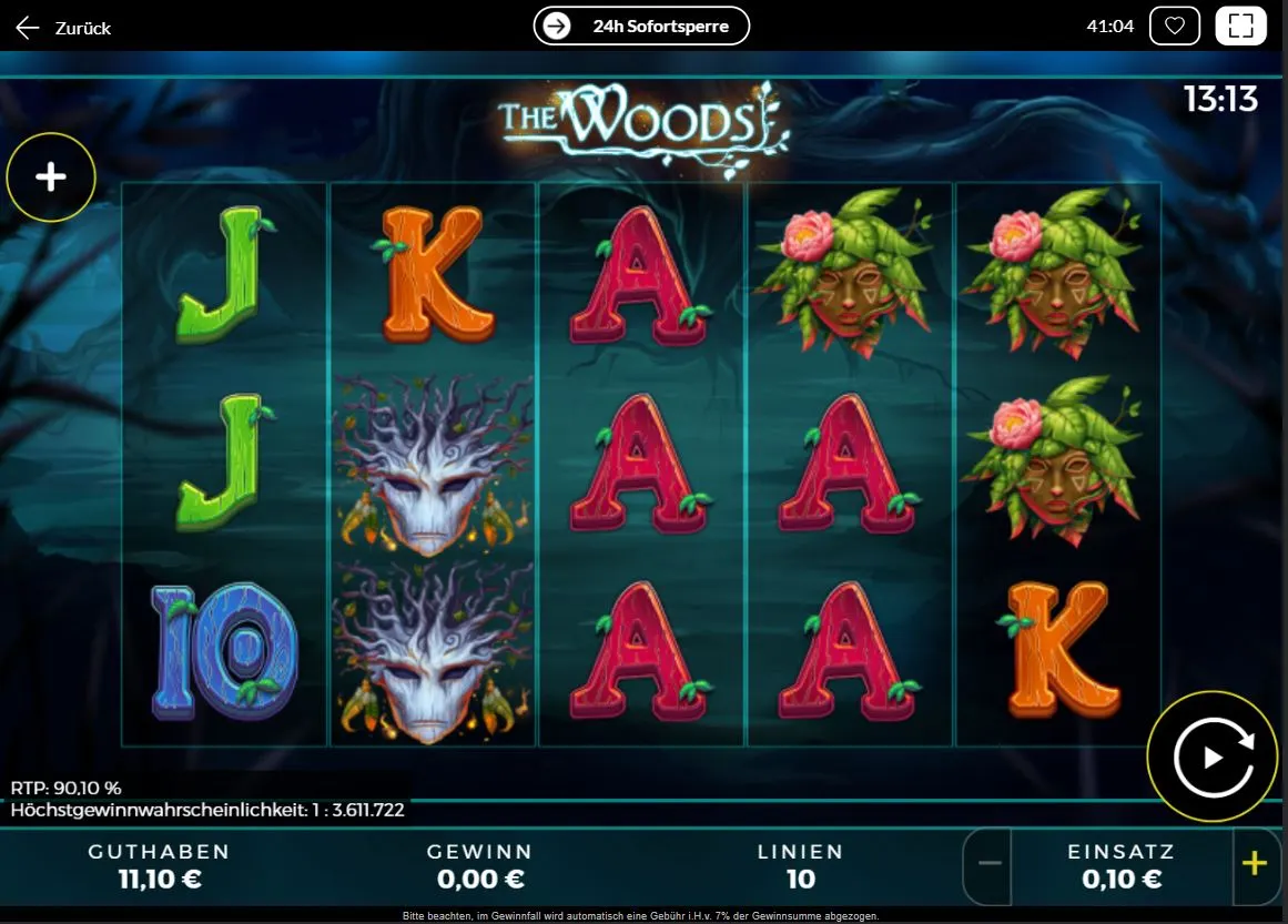 The Woods Slot Screenshot mit Waldsymbolen, Masken, Baumgesichtern und Walzen.