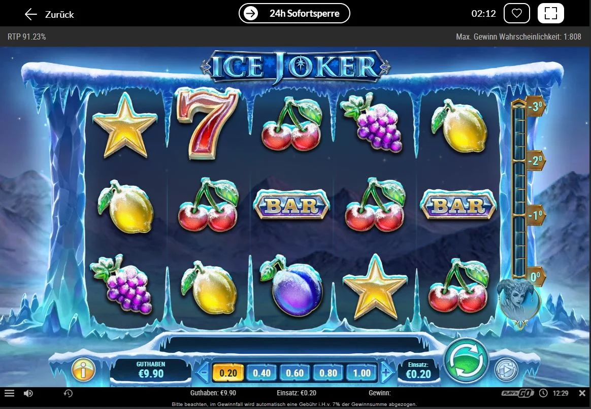 Screenshot des Ice Joker Slots mit Früchten, Joker und Eis-Design
