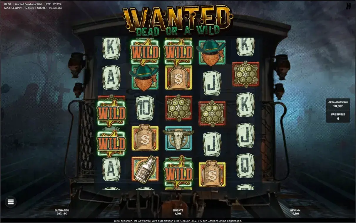 Spielfeld des Hacksaw Gaming Slots Wanted Dead or a Wild mit Wild-Symbolen, Revolvertrommeln und Westernmotiven