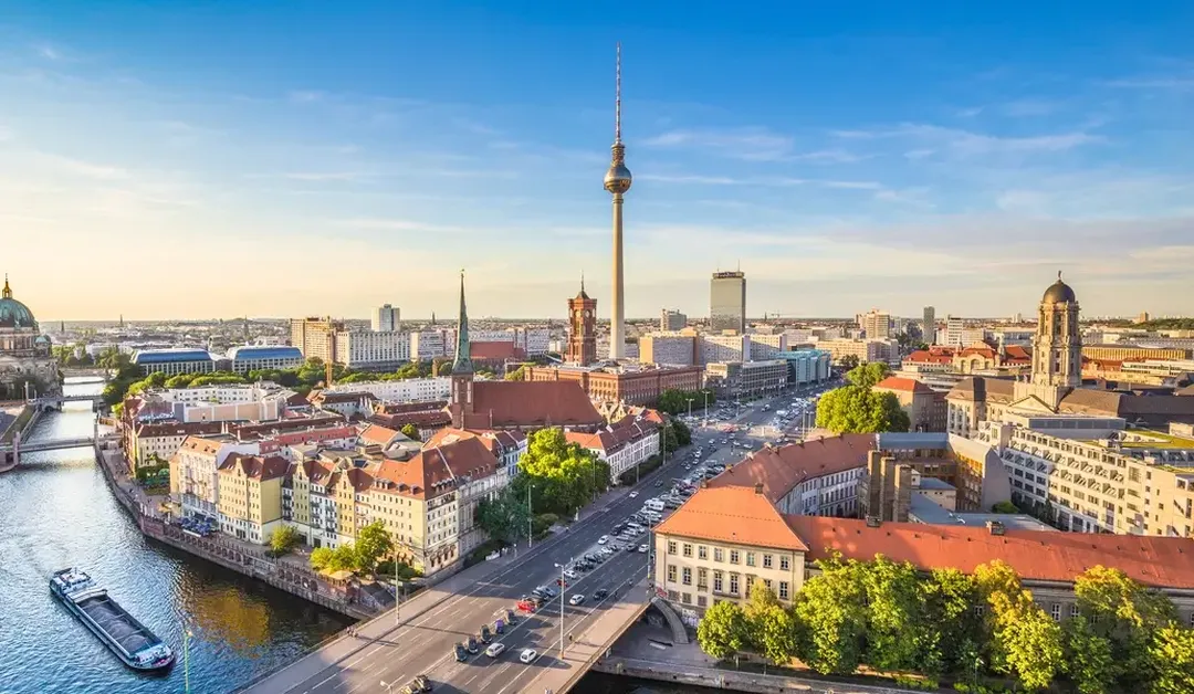 https://a.storyblok.com/f/318078/1032x600/74c1e7e7b9/6576f286089b27ed1e4a2a2a_blog-germany-s-b2b-electronic-invoicing-developments.webp