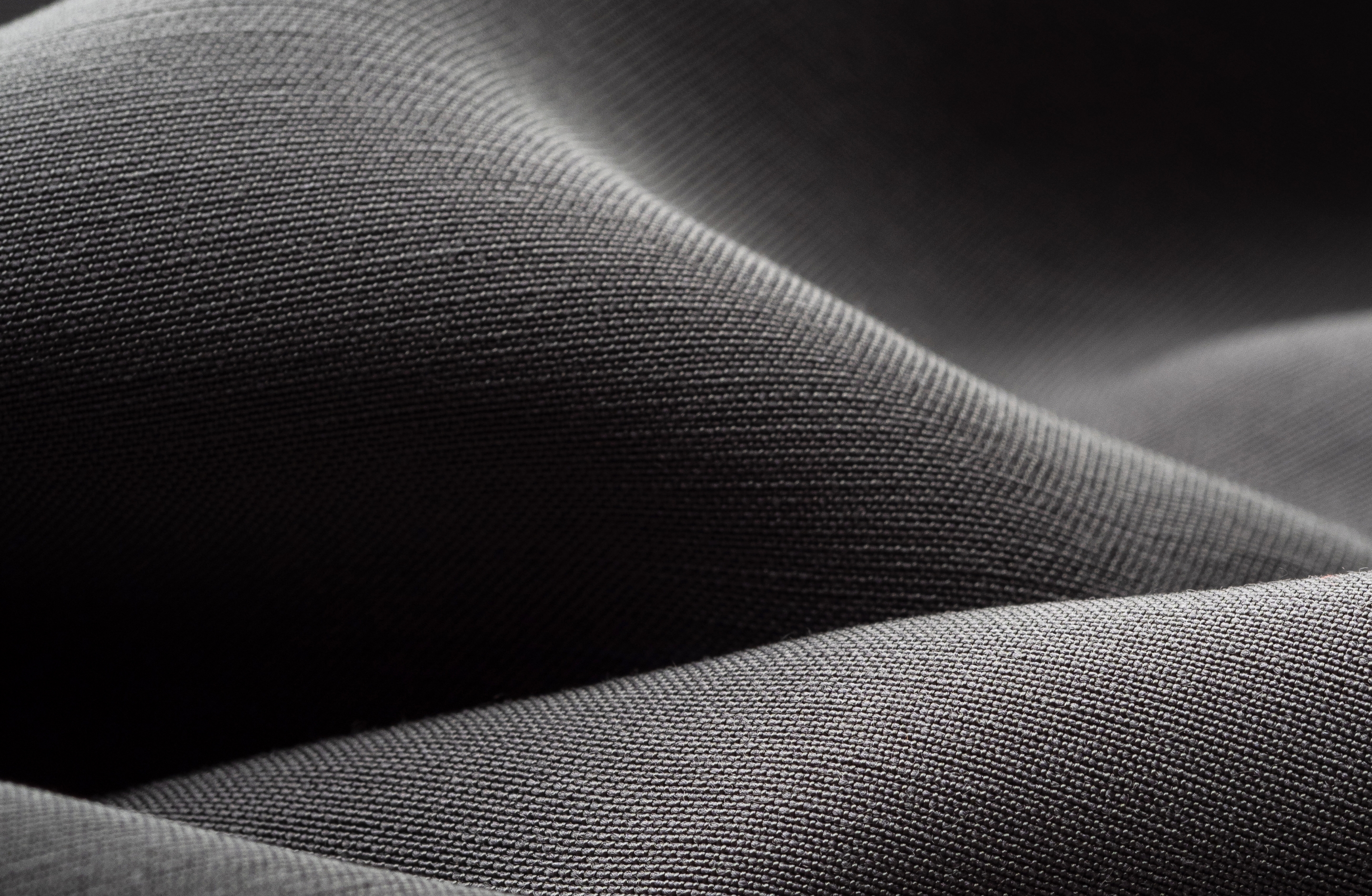 NL-2025-11-21-Smart in Grey-Website Header – 1