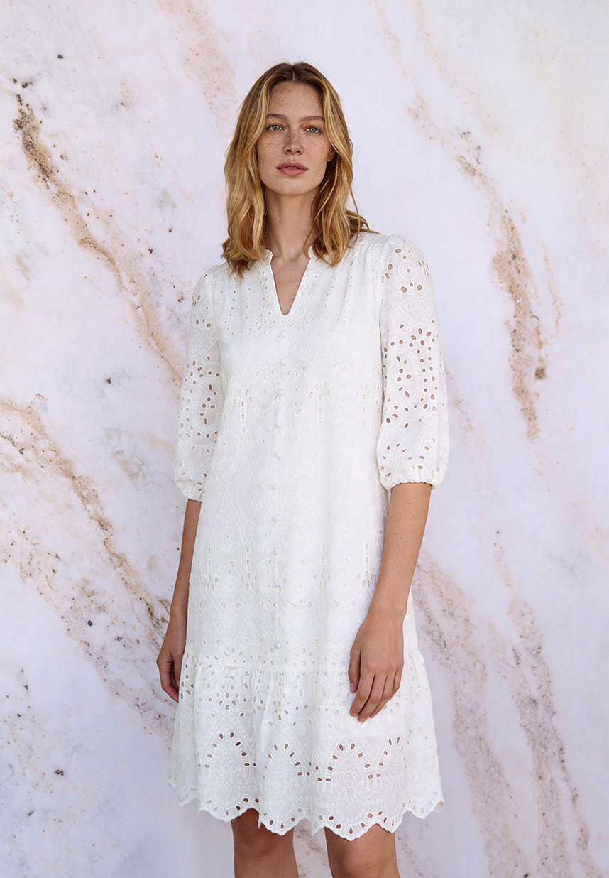 weißes Spitzenkleid