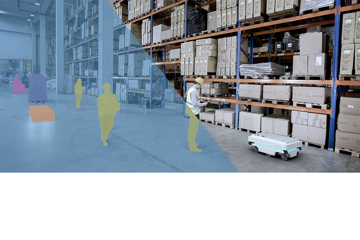 AMR robot collects goods autonomously