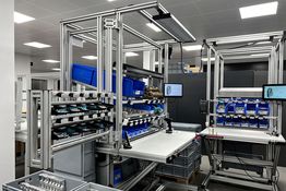 Assembly workstation with Setago worker guidance