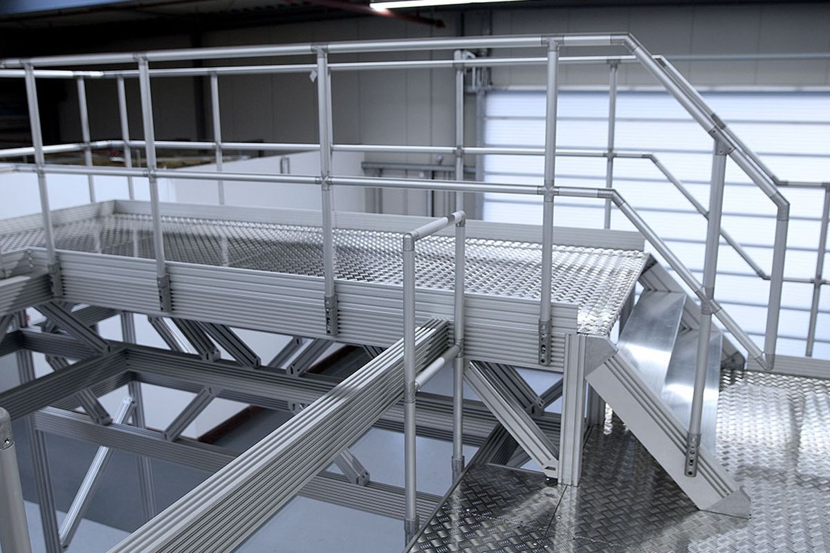 Work platforms individually constructed with aluminium profiles
