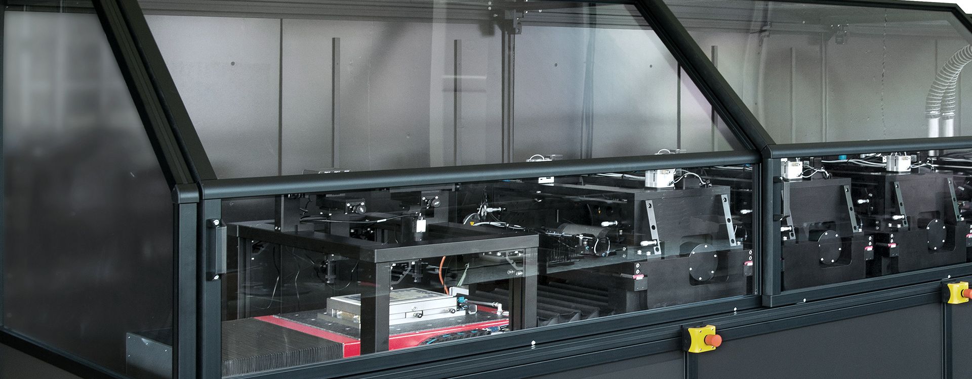 Machine housing with aluminium profils
