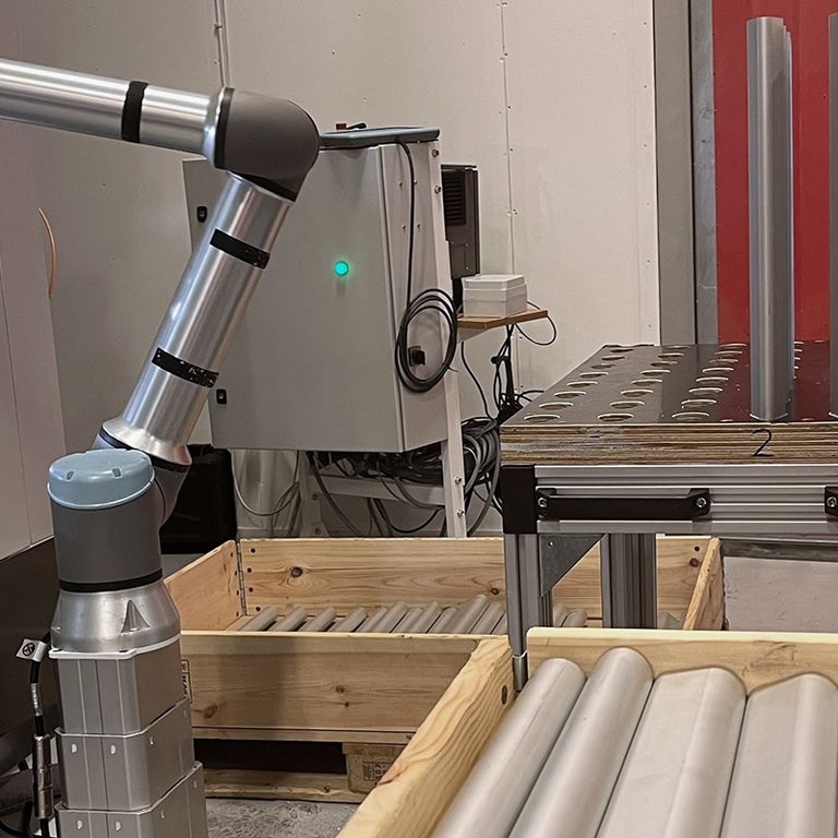 Automated machine loading of a CNC machine with a highly adjustable cobot