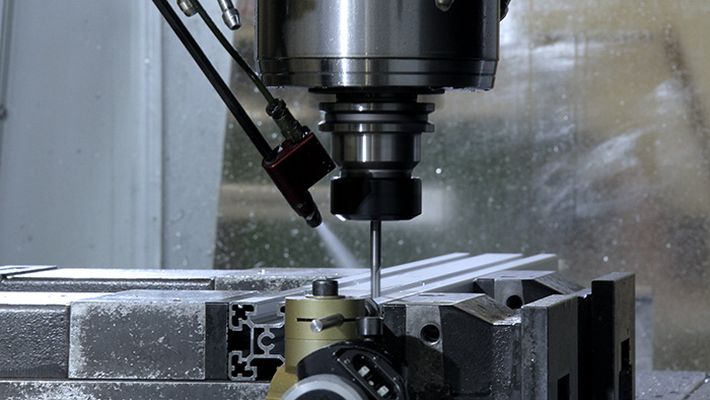 Mechanical processing aluminium profiles