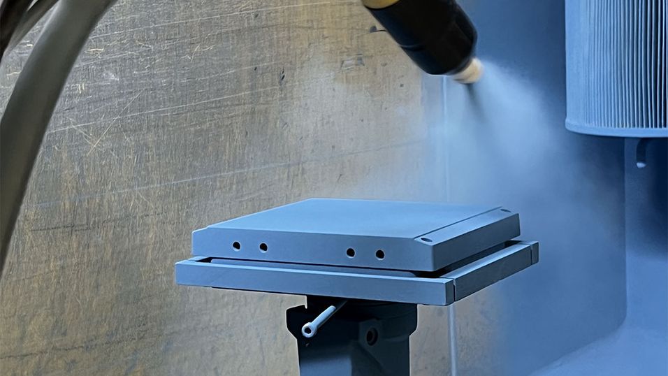 Powder coating of an aluminum enclosure
