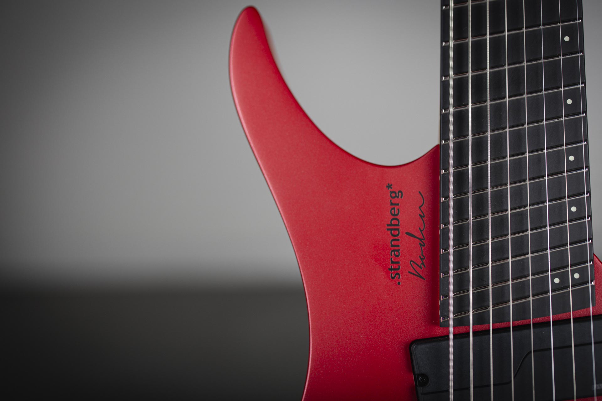 strandberg Boden Prog Bass 5 red ヘッドレス hqdefault.jpg