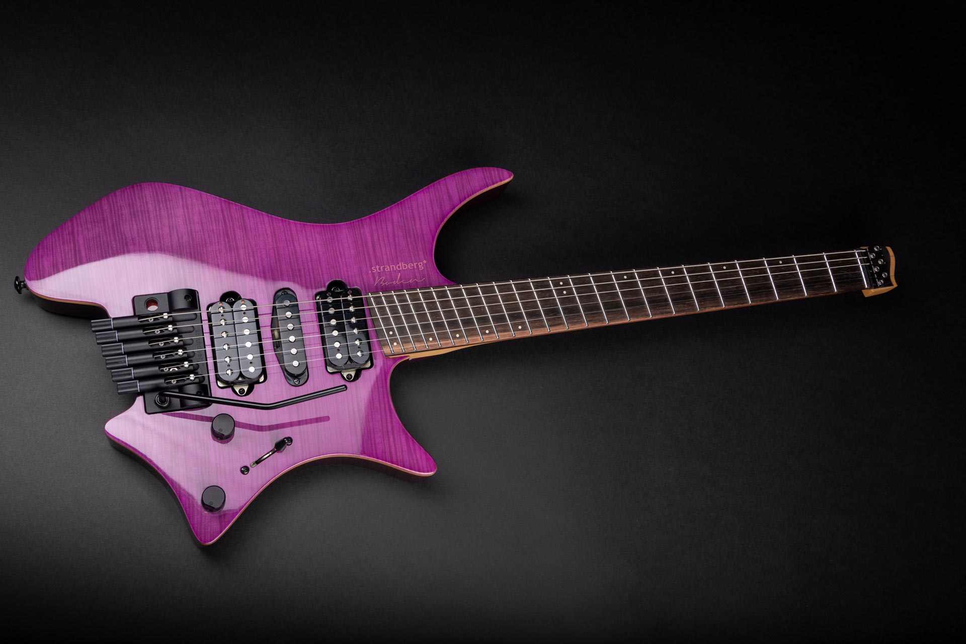 Combat strandbergシェイプ　オーダーメイドギター Combat製 strandbergシェイプ オーダーメイドギター Combat製