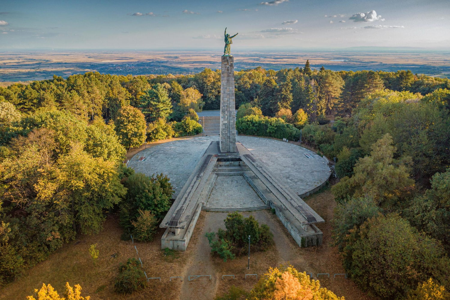 预算塞尔维亚：顶级旅行提示和亮点| Firsty