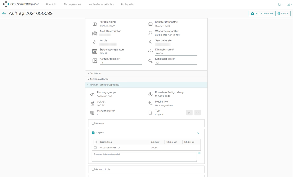 Screenshot einer Softwareoberfläche, die eine Detailansicht eines Arbeitsauftragsformulars mit der Bezeichnung „Auftrag 20240000699“ und verschiedenen bearbeitbaren Feldern zeigt.