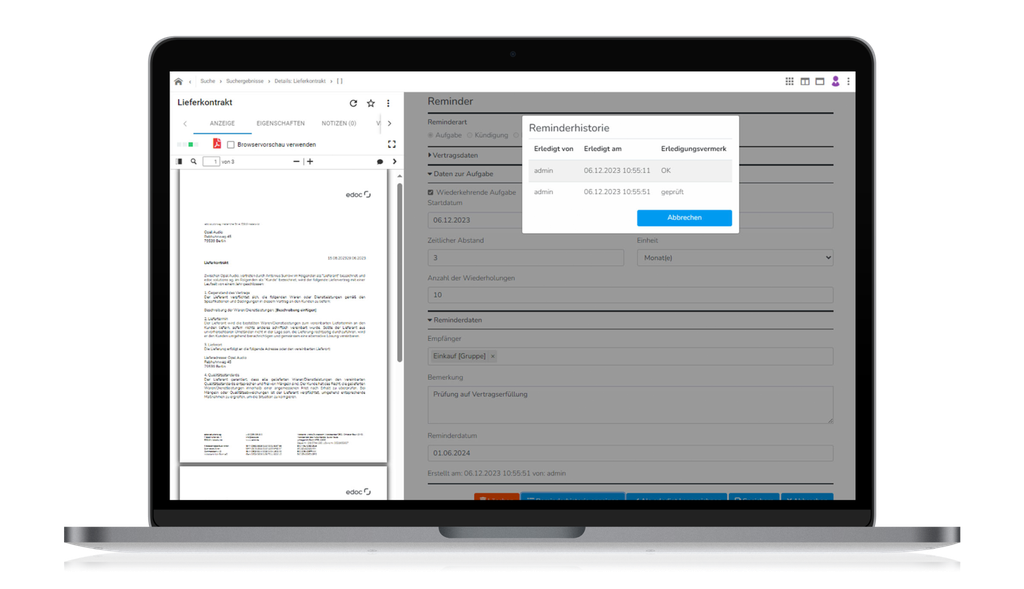 Ein Laptop-Bildschirm, auf dem links ein Dokument und rechts ein Formular mit dem Titel „Erinnerung“ angezeigt wird, mit ausgefüllten Feldern und Optionen.