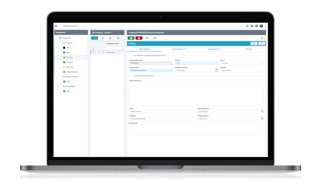 Ein Laptop, auf dessen Bildschirm eine Projektmanagement-Anwendung mit Navigationselementen, Formularen und Optionen zu sehen ist.