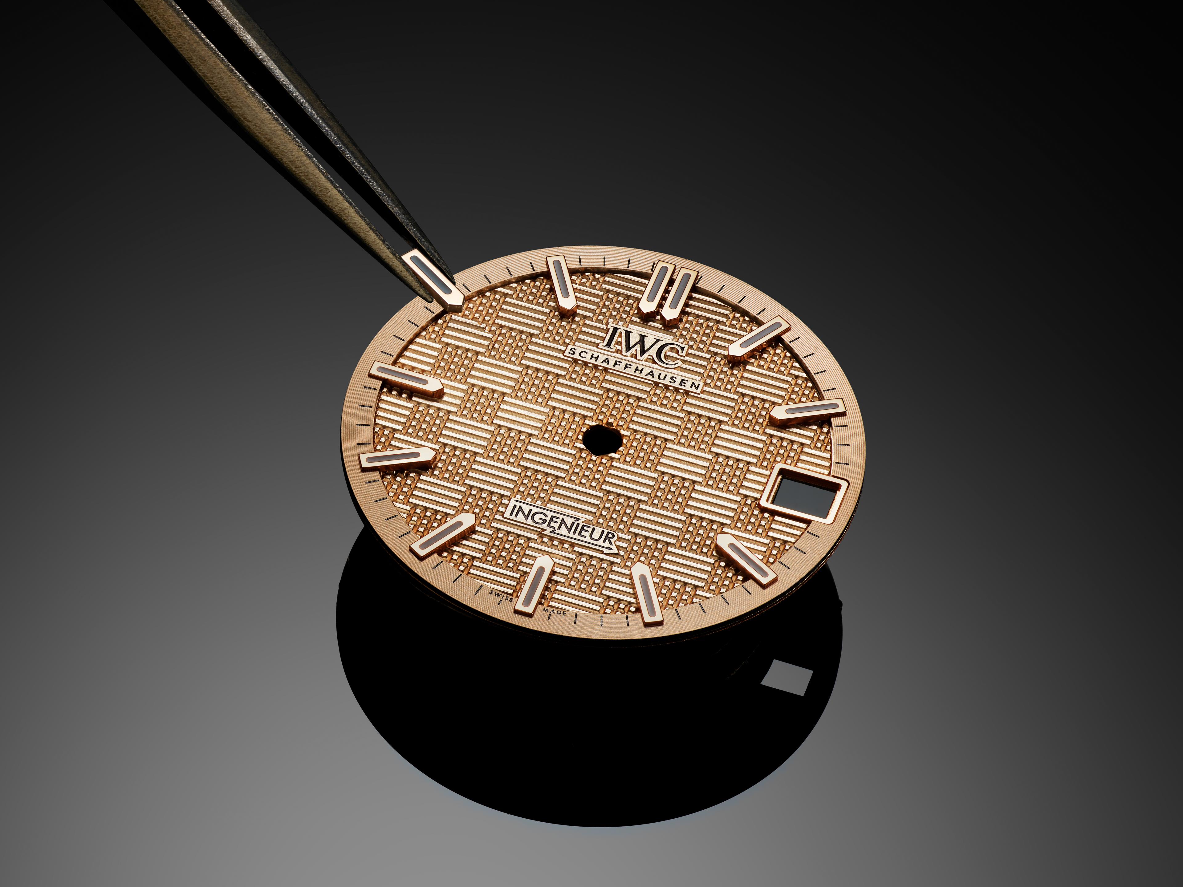 «Gittermuster»-Zifferblatt watch model