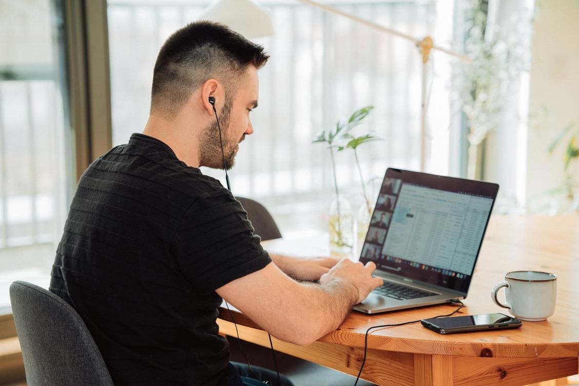 How to solve the 5 main communication challenges of working remotely