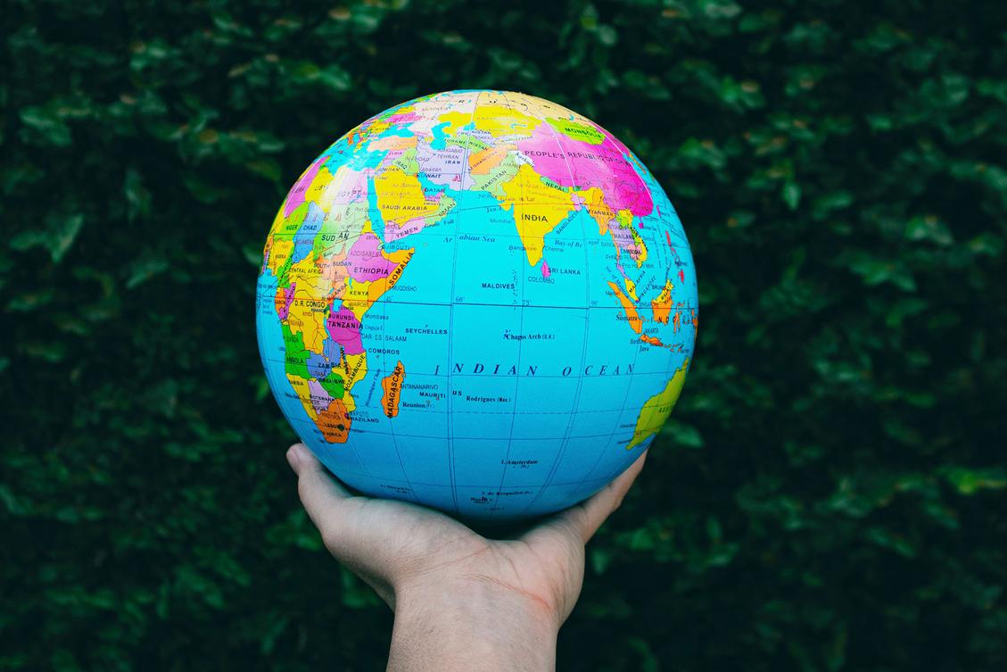 How-businesses-are-thriving-with-distributed-teams