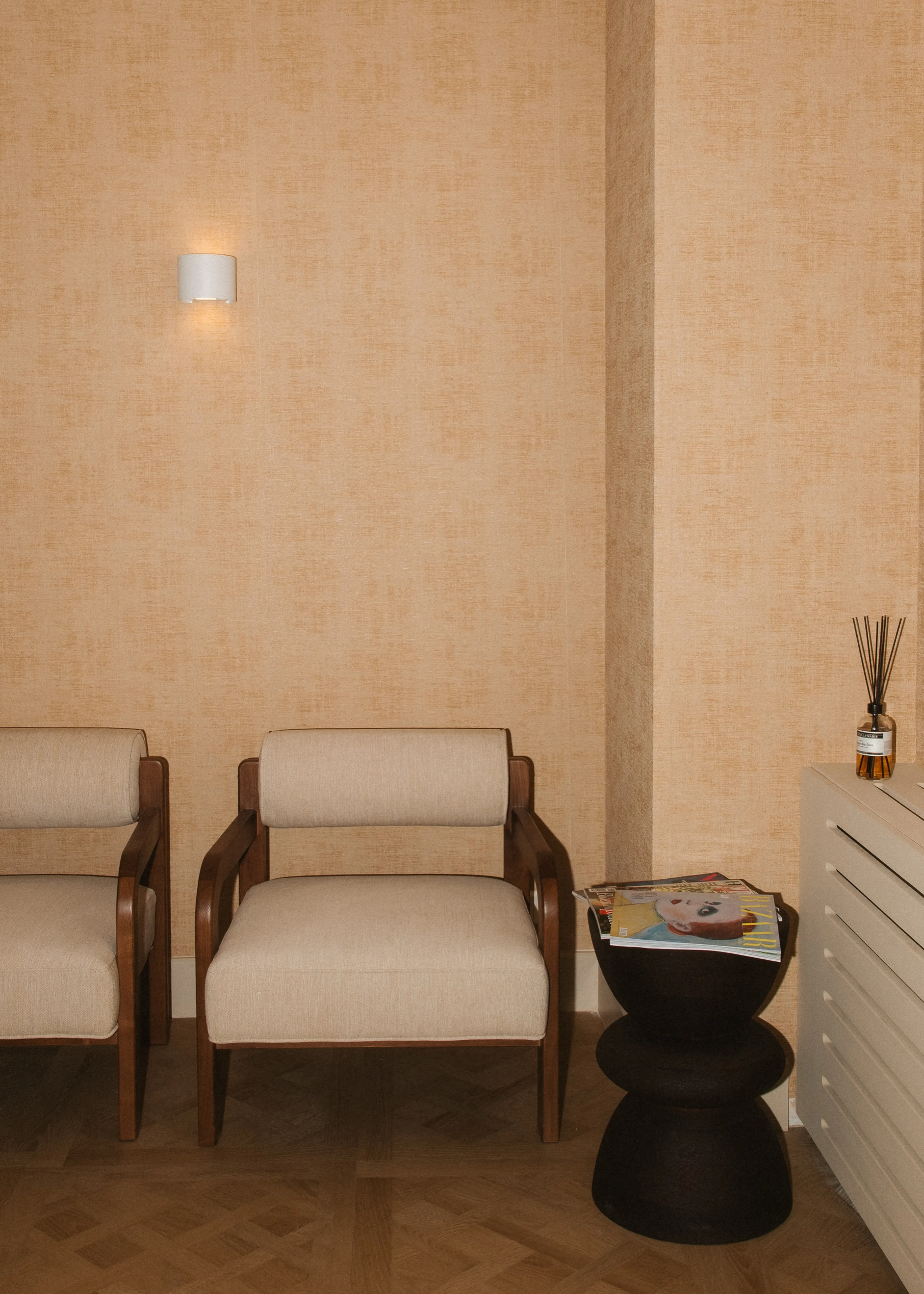 Rustige wachtruimte van Soap met twee fauteuils