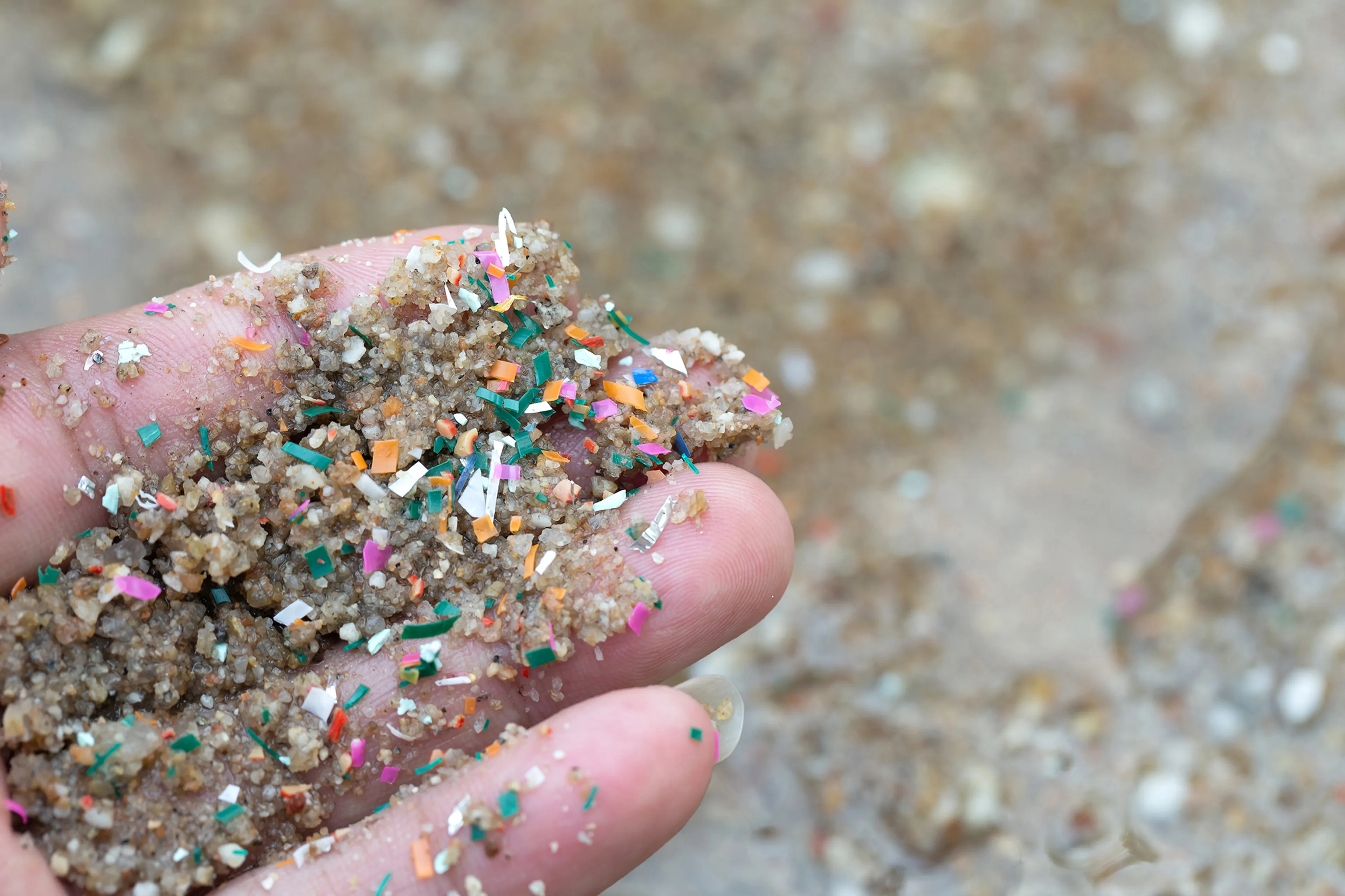 Mikroplastik im Sand