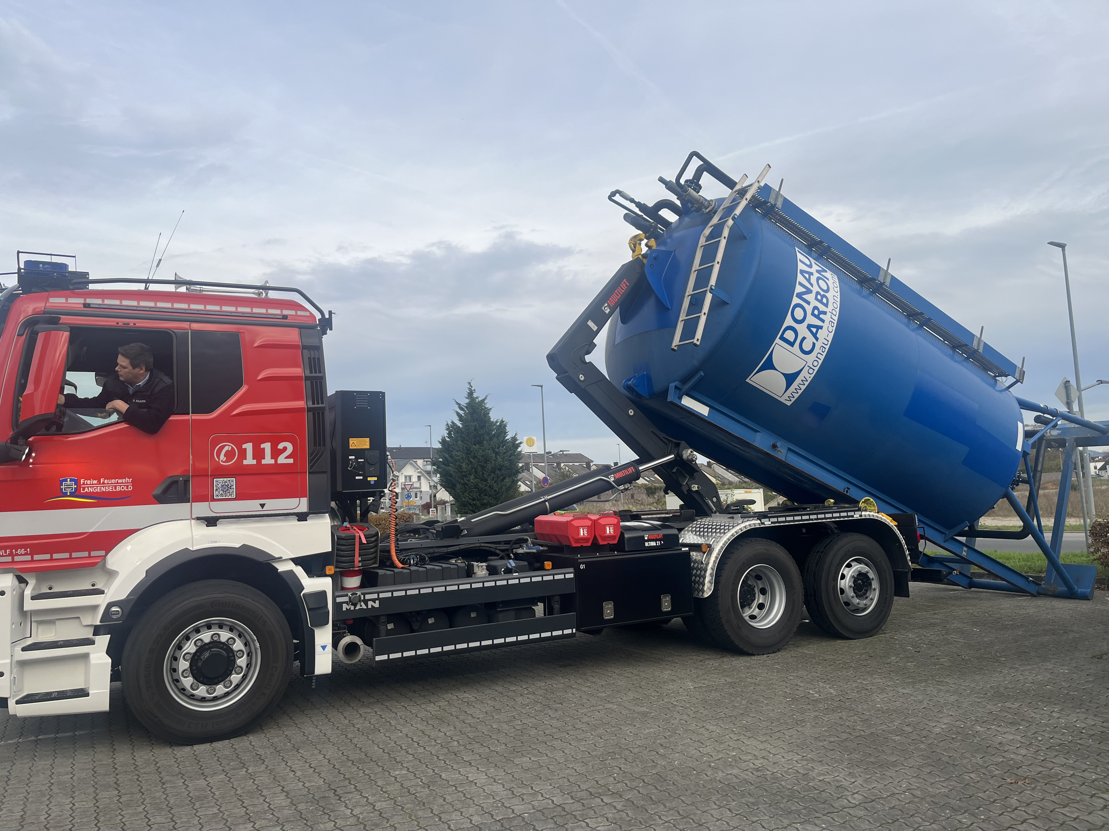 olf filter on firefigther truck