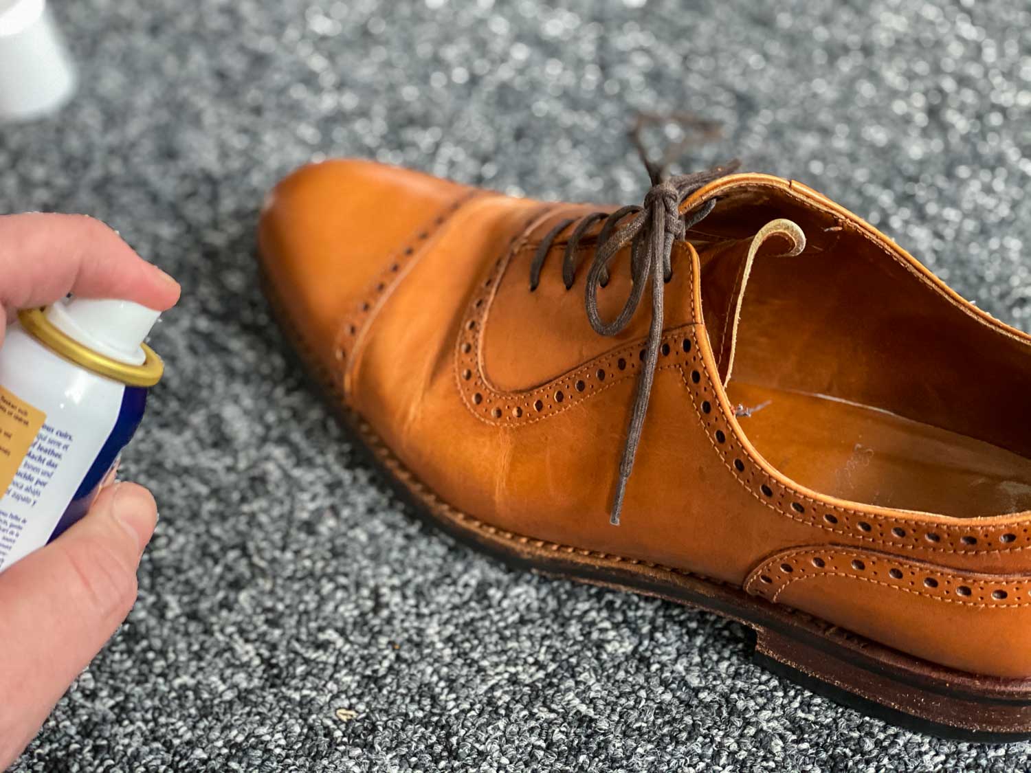 Guide on how to stretch shoes yourself - Skolyx