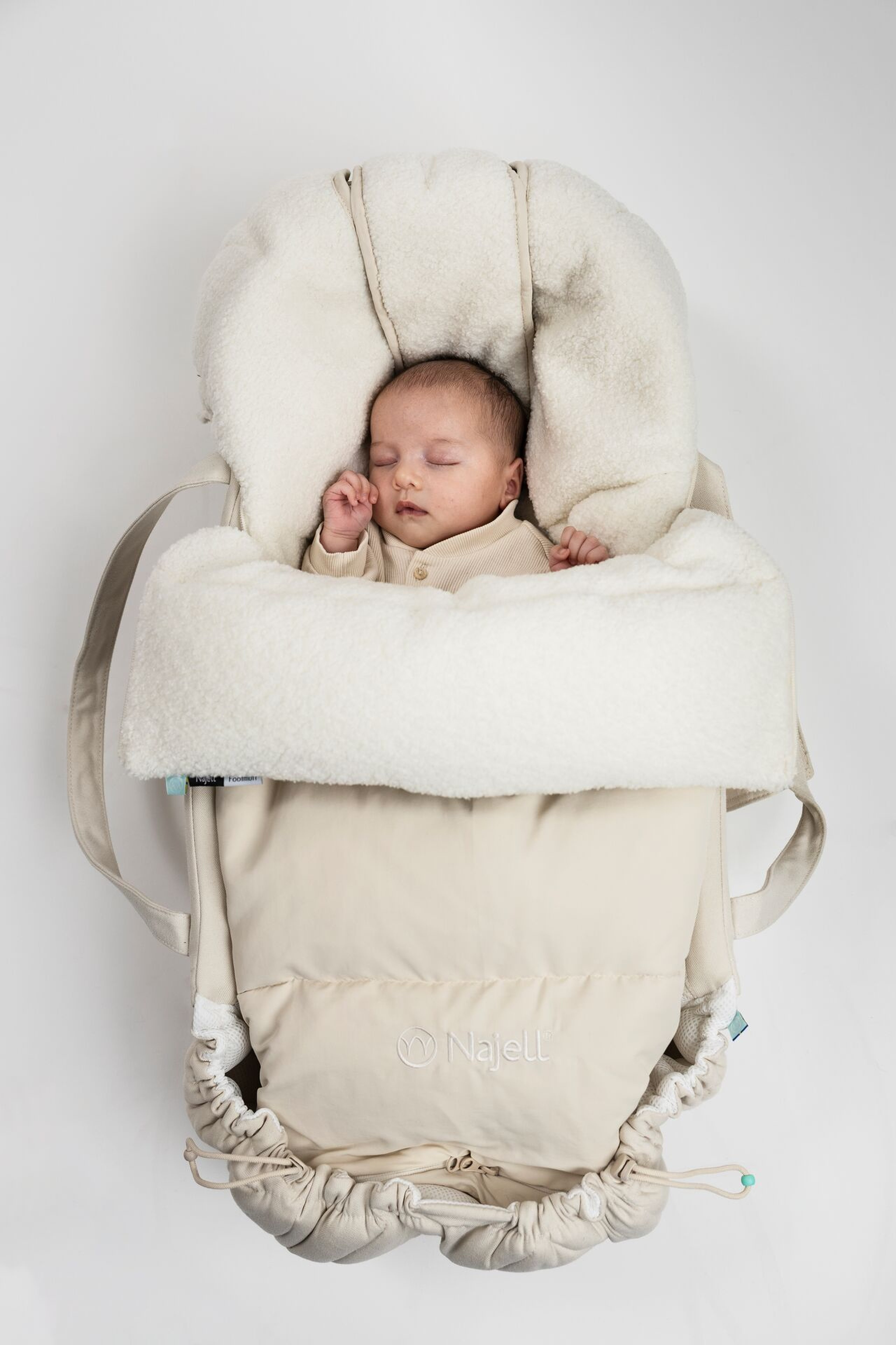 Najell universal down and wool footmuff in sleepcarrier oat beige