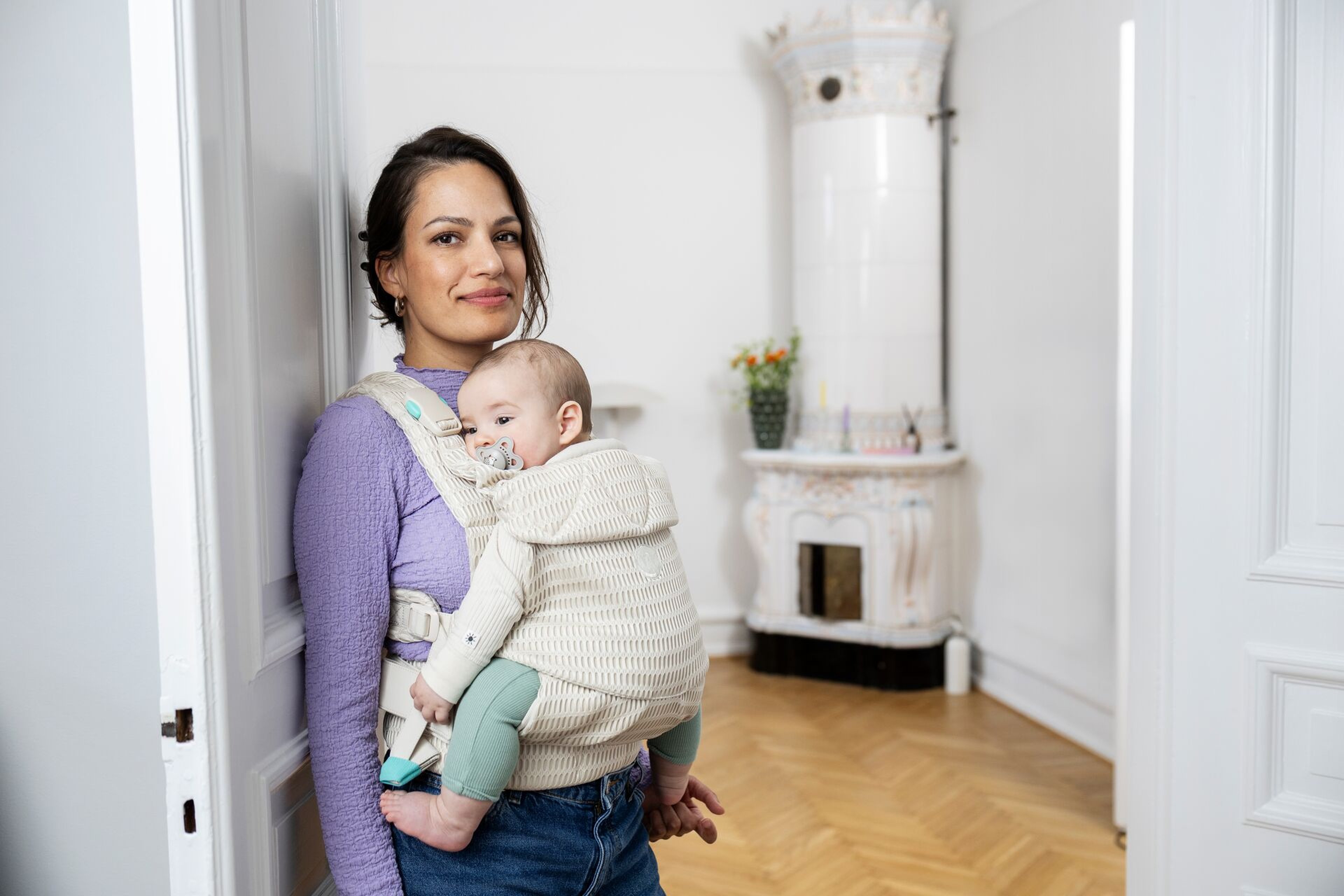 Ergonomisk bæresele designet for trygg babywearing