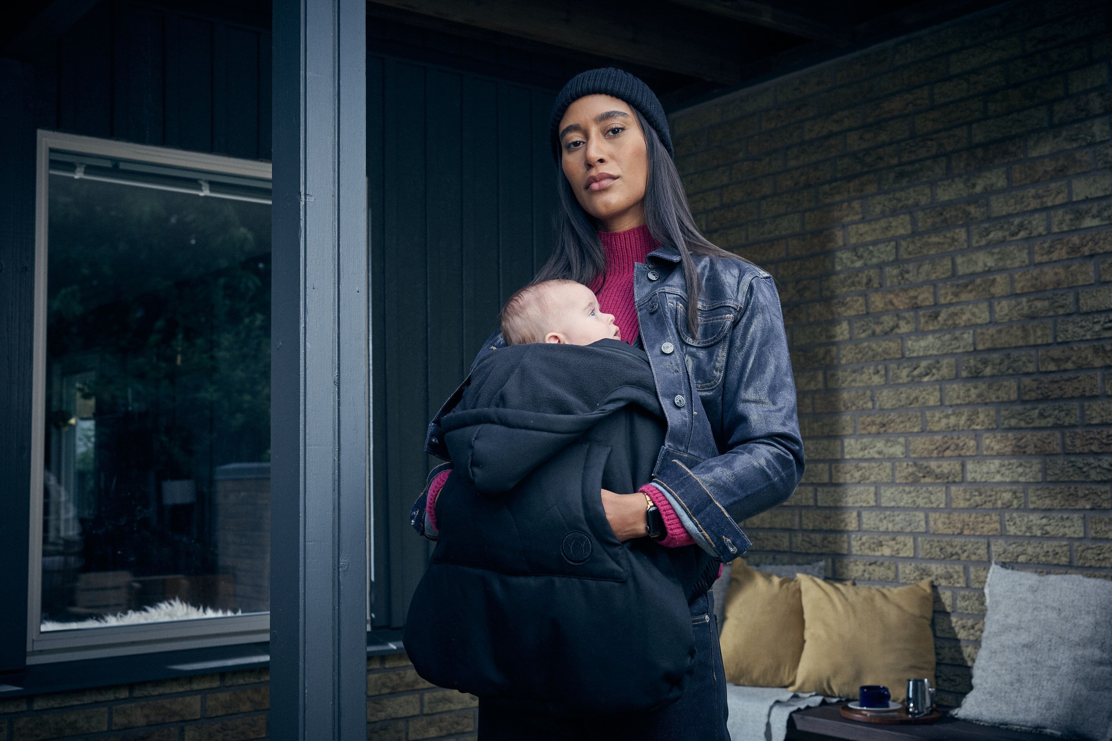 Cold outside? How to keep your baby warm in a baby carrier