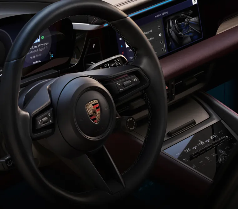 Intérieur du Porsche Macan 4. Vue du cockpit.