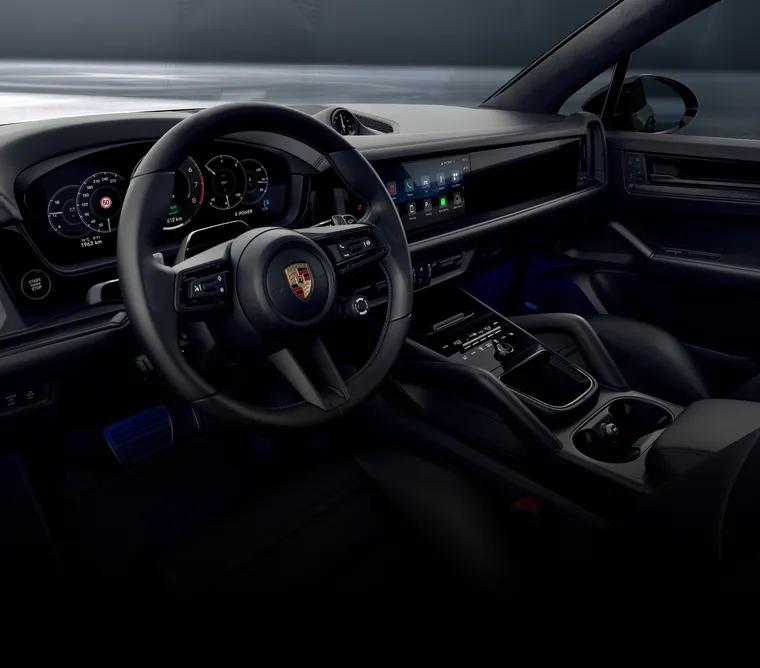 Een blik in de cockpit van de Porsche Cayenne Black Edition.