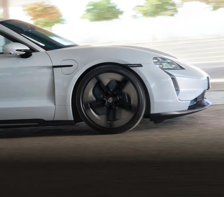 Video shows the Porsche Taycan 4S Sport Turismo.