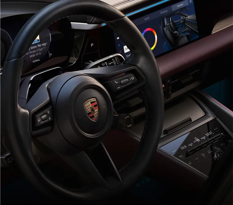 Porsche Macan 4 interior. View into the cockpit.