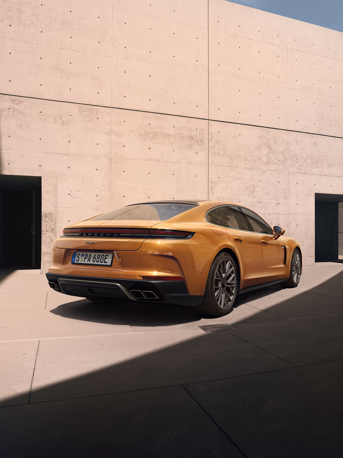 Panamera Turbo E-Hybrid parked in an urban.