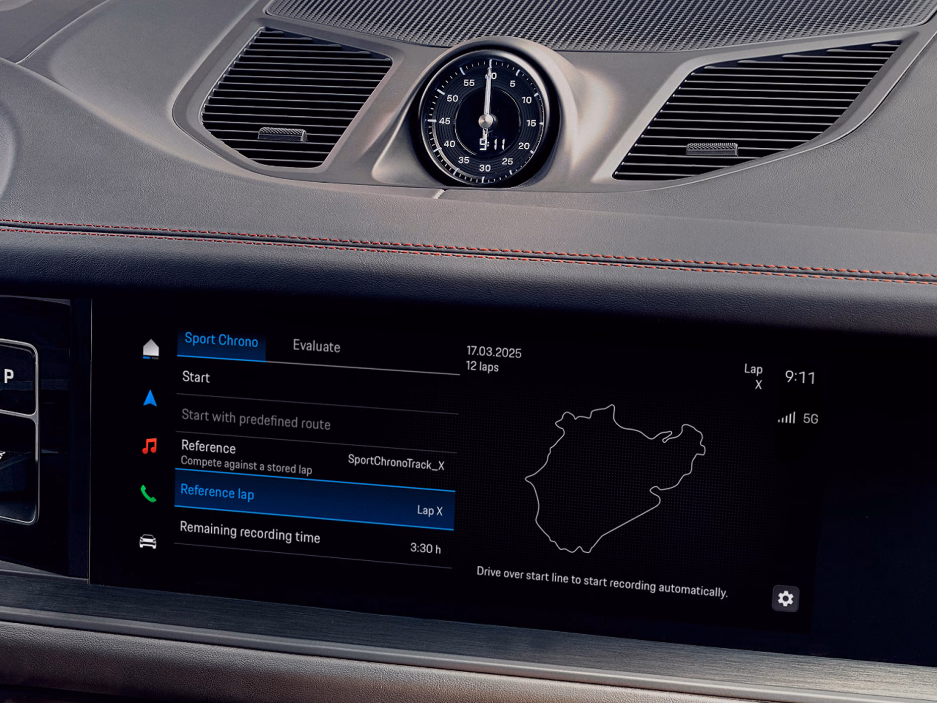 Porsche Cayenne GTS interior: detailed view of the stopwatch in the Sport Chrono Package.