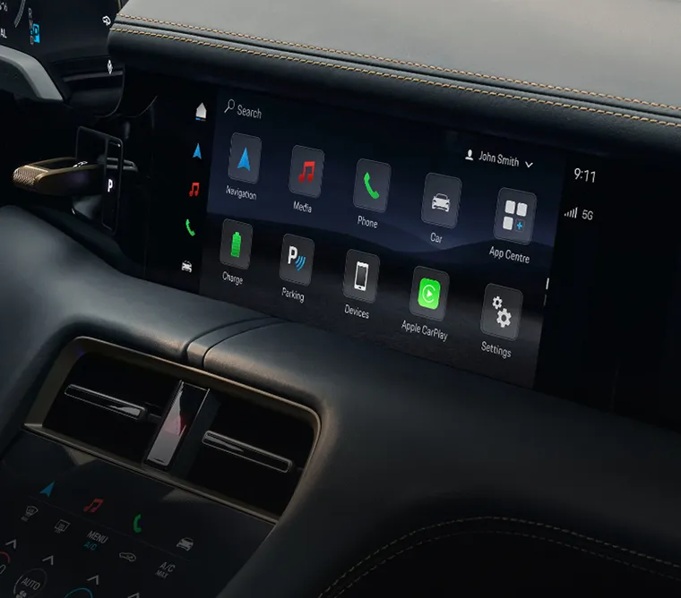 Porsche Taycan Turbo S Interieur. Blick ins Cockpit.