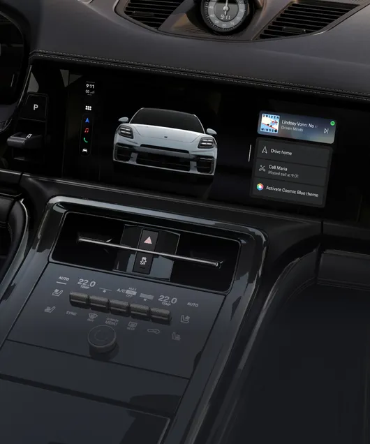Interni della Porsche Panamera Turbo E-Hybrid: vista dell'abitacolo.