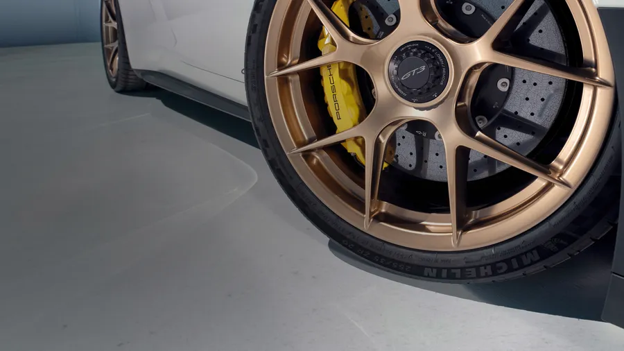 Detailed view of the wheel of the Porsche 911 GT3 with Weissach package.
