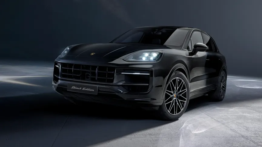 Porsche Cayenne Black Edition in Chromite Black Metallic.
