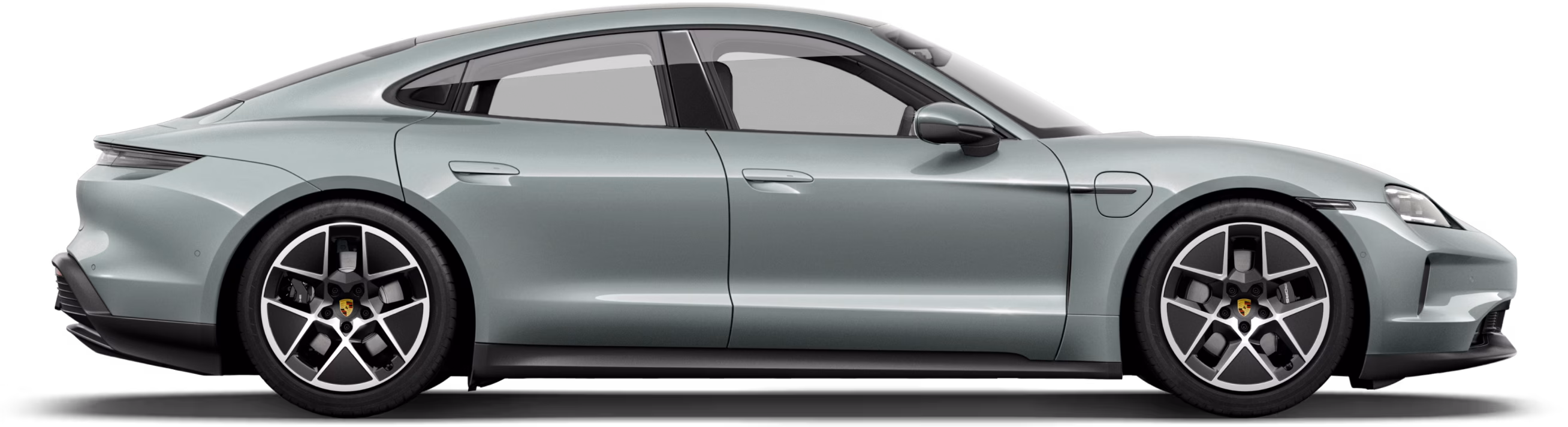 Le Porsche Taycan en Vert Ombre métallisé vu de profil/côté.