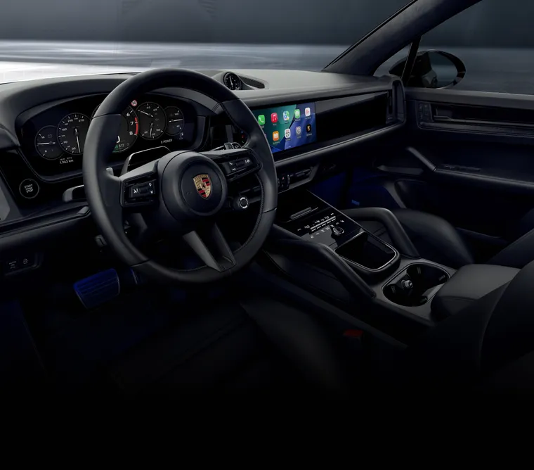 Vista del puesto de conducción del Porsche Cayenne Black Edition.