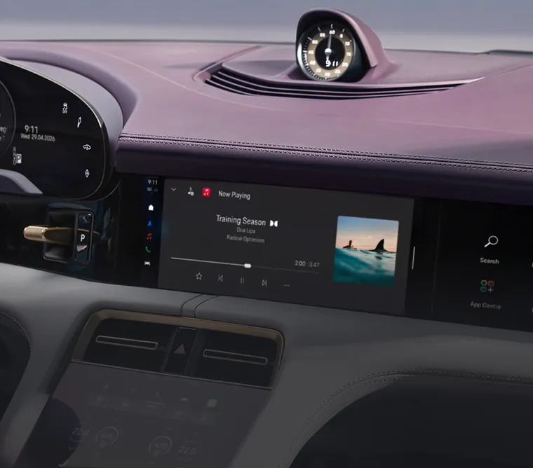 Porsche Taycan 4S Sport Turismo interior. View into the cockpit.