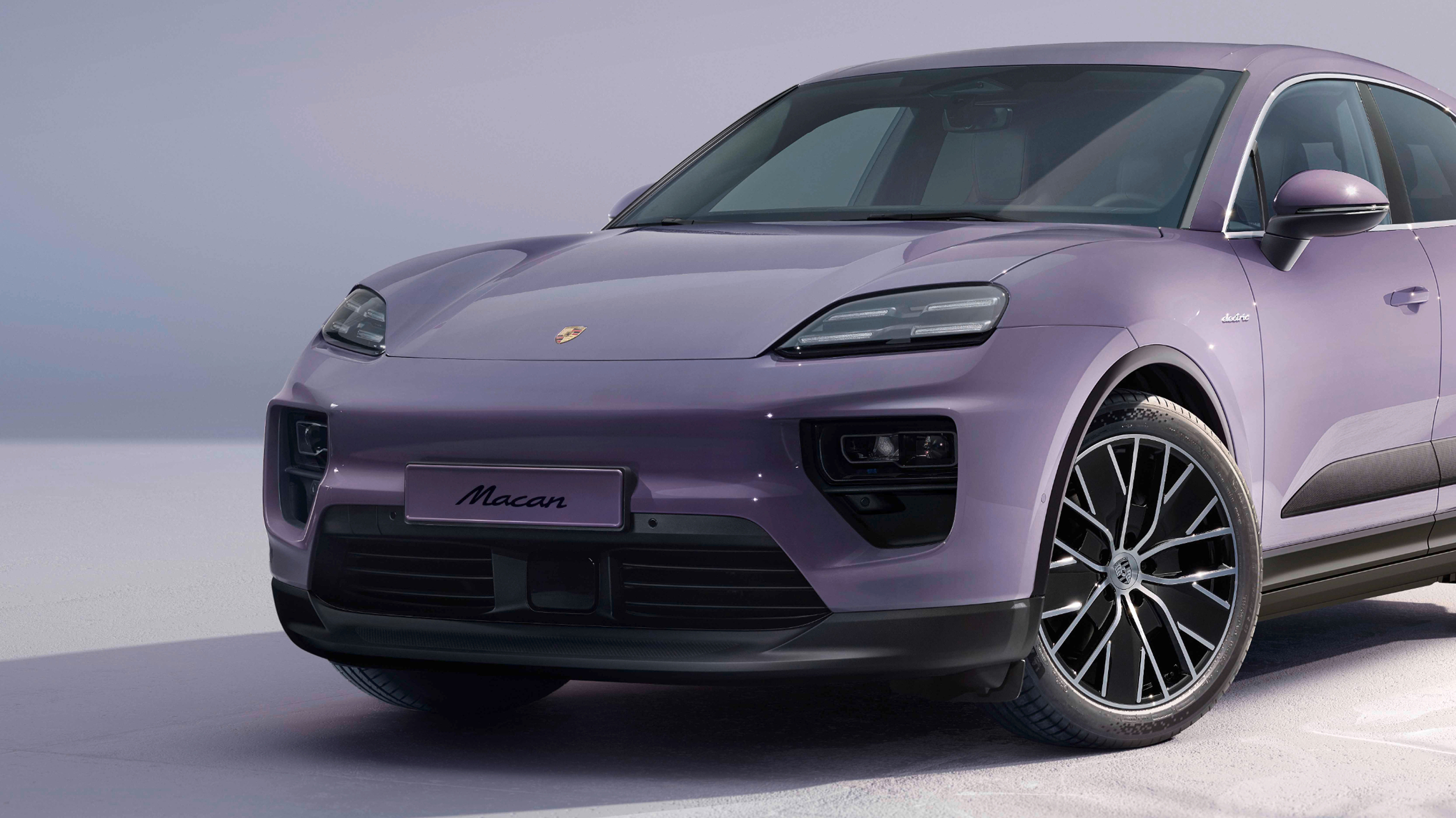 포르쉐 Macan 4 Electric 공식 전면 실차 이미지