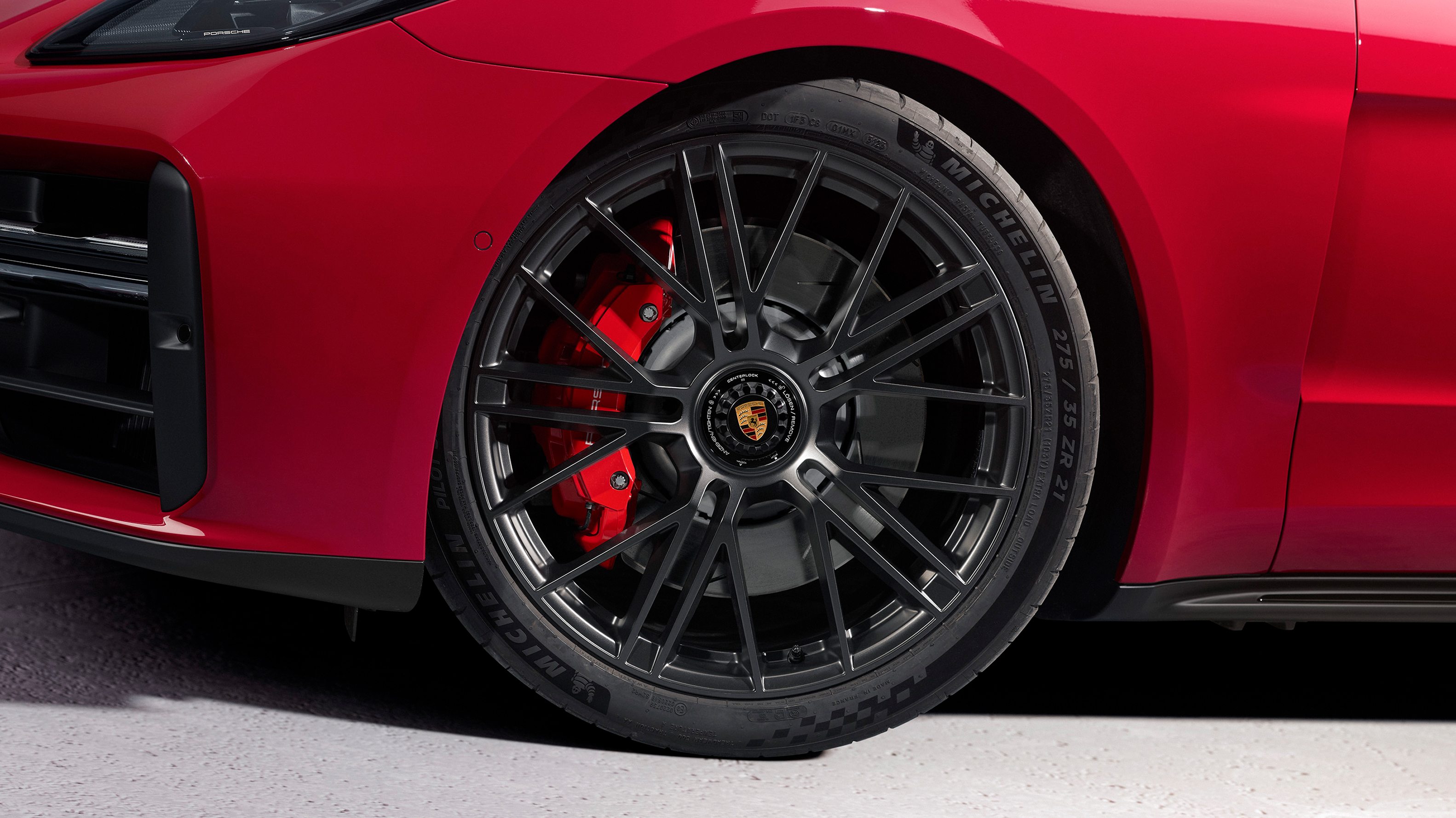 Porsche Panamera GTS central-locking wheel