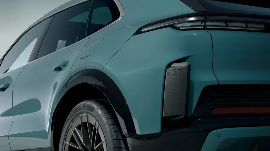 Rear view of the Porsche Cayenne Turbo's rear end with the active aeroblades.